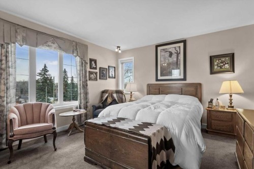4504 70 Street Nw, Calgary, AB - Indoor Photo Showing Bedroom