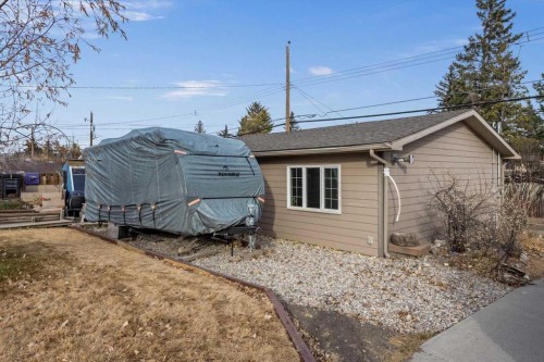 4504 70 Street Nw, Calgary, AB - Outdoor