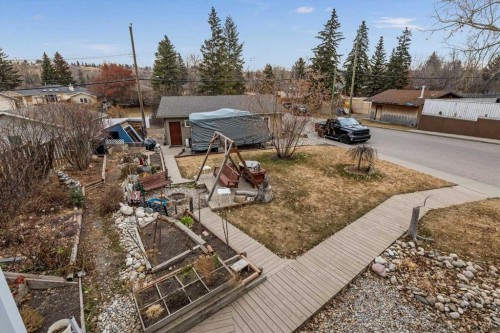 4504 70 Street Nw, Calgary, AB - Outdoor