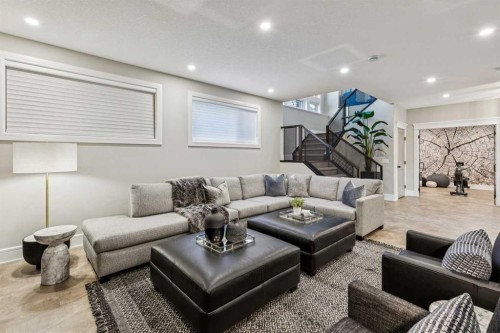 92 Crestridge View Sw, Calgary, AB - Indoor Photo Showing Living Room