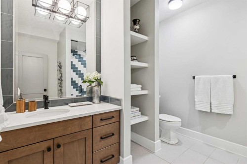 92 Crestridge View Sw, Calgary, AB - Indoor Photo Showing Bathroom