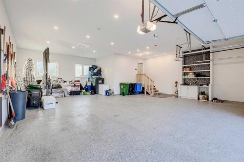 92 Crestridge View Sw, Calgary, AB - Indoor Photo Showing Garage