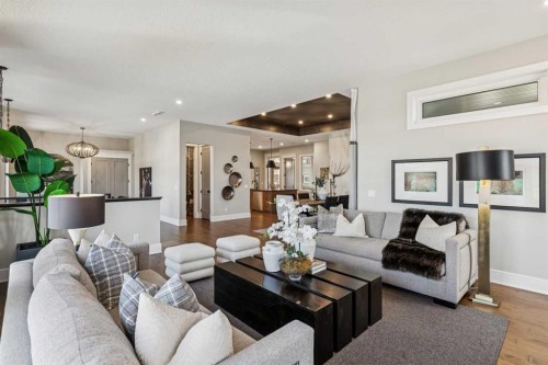 92 Crestridge View Sw, Calgary, AB - Indoor Photo Showing Living Room
