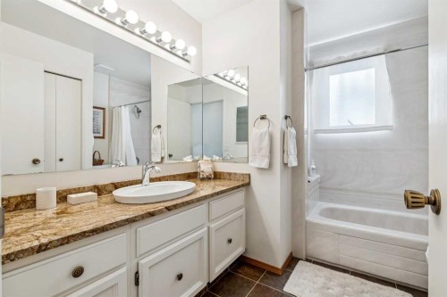 212 Oakside Circle Sw, Calgary, AB - Indoor Photo Showing Bathroom