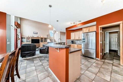 158 Invermere Drive, Chestermere, AB - Indoor Photo Showing Kitchen