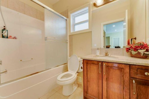415 Taralake Way Ne, Calgary, AB - Indoor Photo Showing Bathroom
