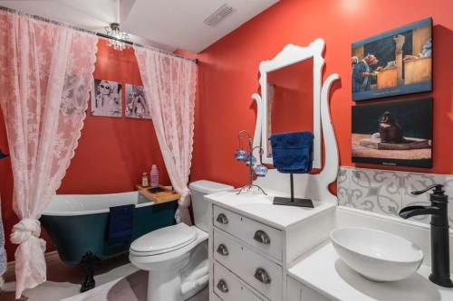 390 River Heights Crescent, Cochrane, AB - Indoor Photo Showing Bathroom