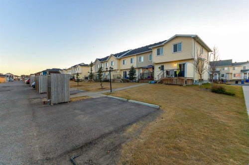 8370 Saddlebrook Drive Ne, Calgary, AB - Outdoor