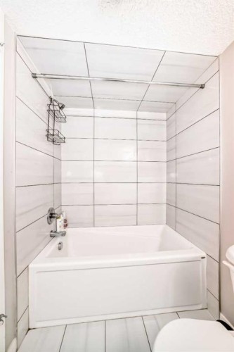 38 Mt Douglas Close Se, Calgary, AB - Indoor Photo Showing Bathroom