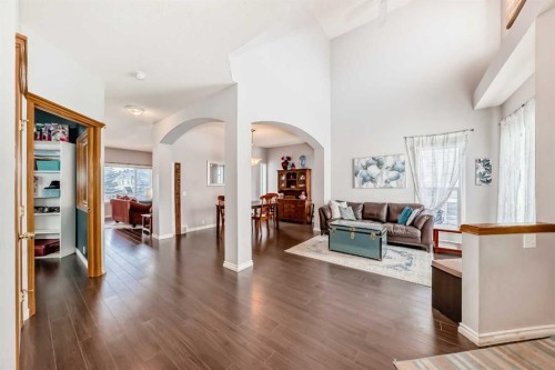 38 Mt Douglas Close Se, Calgary, AB - Indoor Photo Showing Living Room