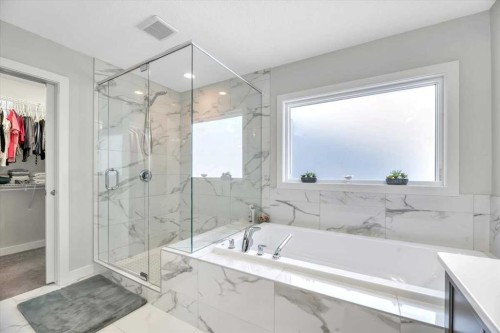 81 Legacy Woods Place Se, Calgary, AB - Indoor Photo Showing Bathroom