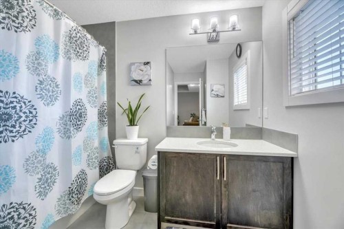 81 Legacy Woods Place Se, Calgary, AB - Indoor Photo Showing Bathroom