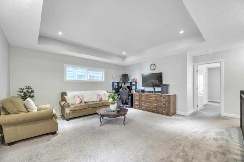 81 Legacy Woods Place Se, Calgary, AB - Indoor Photo Showing Living Room