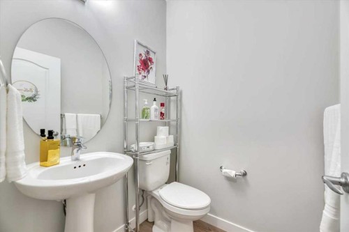 81 Legacy Woods Place Se, Calgary, AB - Indoor Photo Showing Bathroom