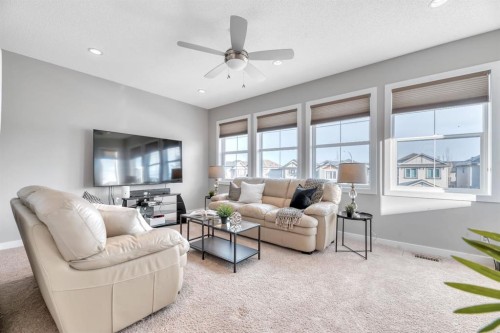 175 Everbrook Drive Sw, Calgary, AB - Indoor Photo Showing Living Room