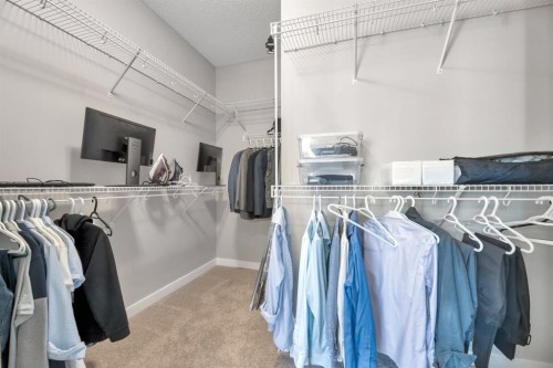 175 Everbrook Drive Sw, Calgary, AB - Indoor With Storage
