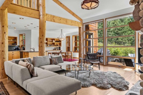 24 Blue Grouse Ridge, Canmore, AB - Indoor Photo Showing Living Room
