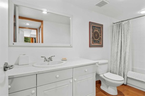 24 Blue Grouse Ridge, Canmore, AB - Indoor Photo Showing Bathroom
