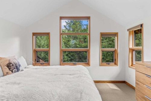 24 Blue Grouse Ridge, Canmore, AB - Indoor Photo Showing Bedroom