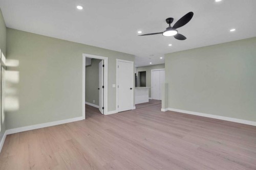 3908 49 Street Ne, Calgary, AB - Indoor Photo Showing Other Room