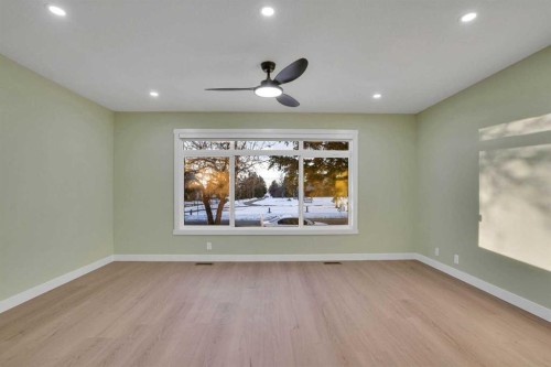 3908 49 Street Ne, Calgary, AB - Indoor Photo Showing Other Room