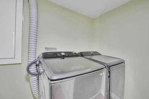 3908 49 Street Ne, Calgary, AB - Indoor Photo Showing Laundry Room