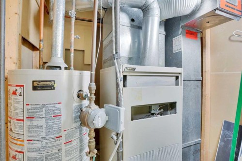 3908 49 Street Ne, Calgary, AB - Indoor Photo Showing Basement
