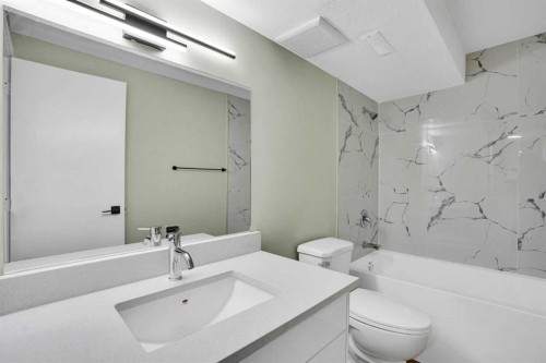 3908 49 Street Ne, Calgary, AB - Indoor Photo Showing Bathroom