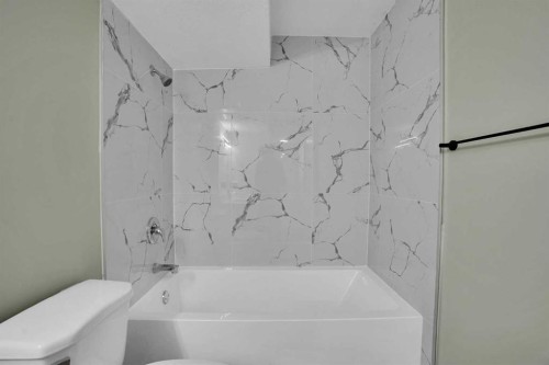 3908 49 Street Ne, Calgary, AB - Indoor