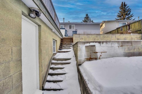 3908 49 Street Ne, Calgary, AB - Outdoor