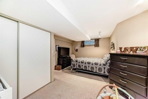 9834 Hidden Valley Drive Nw, Calgary, AB - Indoor Photo Showing Bedroom