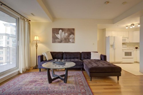 1406-683 10 Street Sw, Calgary, AB - Indoor Photo Showing Living Room