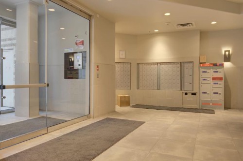 1406-683 10 Street Sw, Calgary, AB - Indoor Photo Showing Other Room