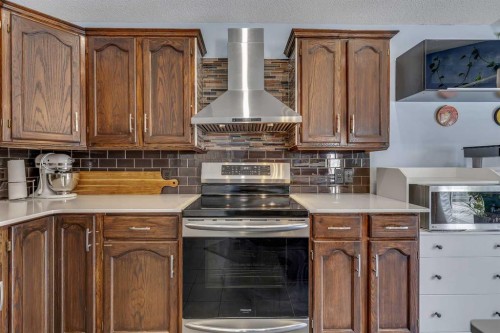 10913 Hidden Valley Drive Nw, Calgary, AB - Indoor Photo Showing Kitchen