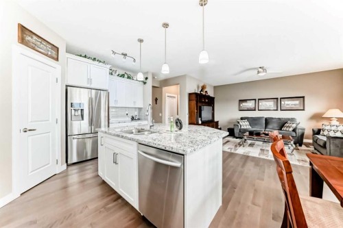 620 Edgefield Street, Strathmore, AB - Indoor Photo Showing Kitchen With Stainless Steel Kitchen With Upgraded Kitchen