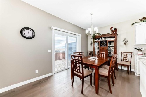 620 Edgefield Street, Strathmore, AB - Indoor Photo Showing Dining Room