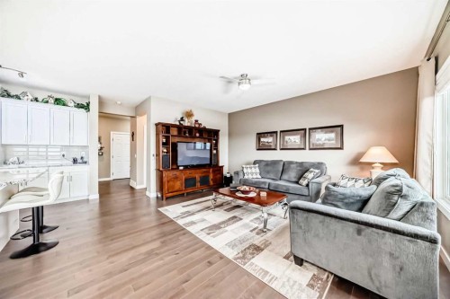 620 Edgefield Street, Strathmore, AB - Indoor Photo Showing Living Room