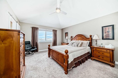 620 Edgefield Street, Strathmore, AB - Indoor Photo Showing Bedroom