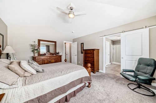 620 Edgefield Street, Strathmore, AB - Indoor Photo Showing Bedroom