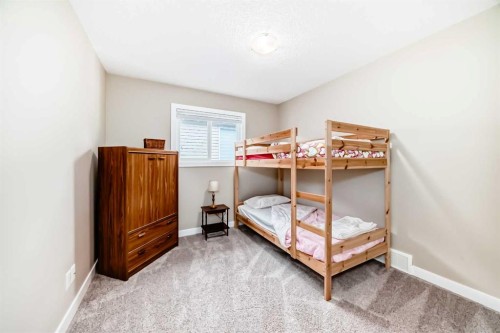 620 Edgefield Street, Strathmore, AB - Indoor Photo Showing Bedroom
