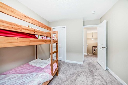 620 Edgefield Street, Strathmore, AB - Indoor Photo Showing Bedroom