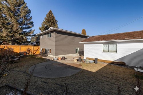 256 Queen Tamara Way Se, Calgary, AB - Outdoor With Exterior