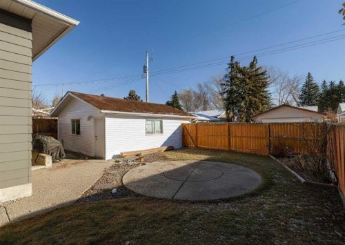 256 Queen Tamara Way Se, Calgary, AB - Outdoor With Exterior