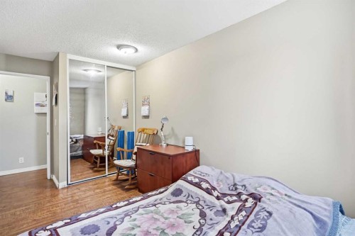 301C-5601 Dalton Drive Nw, Calgary, AB - Indoor Photo Showing Bedroom