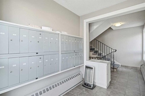 301C-5601 Dalton Drive Nw, Calgary, AB - Indoor Photo Showing Other Room