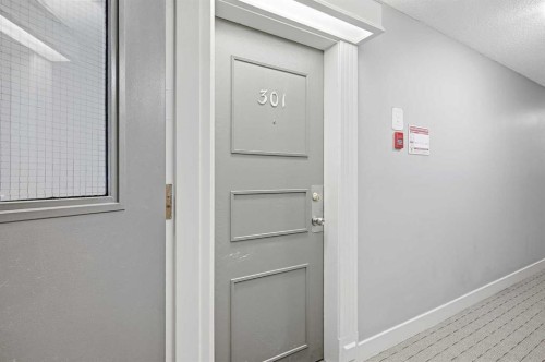 301C-5601 Dalton Drive Nw, Calgary, AB - Indoor Photo Showing Other Room