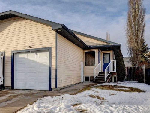 1421 Strathcona Way, Strathmore, AB - Outdoor
