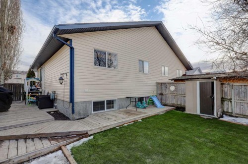 1421 Strathcona Way, Strathmore, AB - Outdoor With Exterior