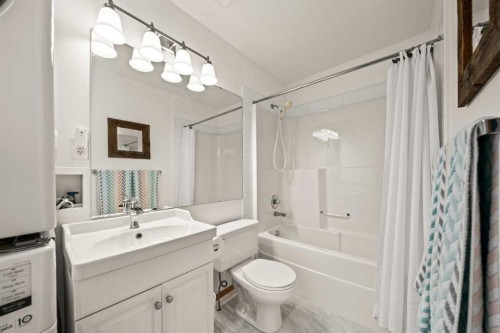 113 Sheep River Drive, Okotoks, AB - Indoor Photo Showing Bathroom