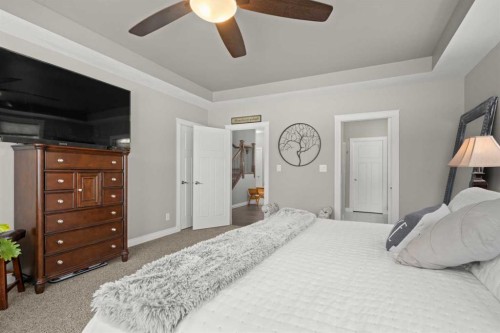 555 Summer Crescent, Rural Ponoka County, AB - Indoor Photo Showing Bedroom